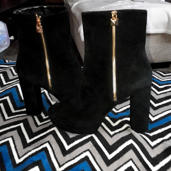Michael kors, size is 10, color is black - Picture 1 of 5